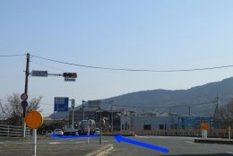 三田尻大橋交差点から下った直進道の写真